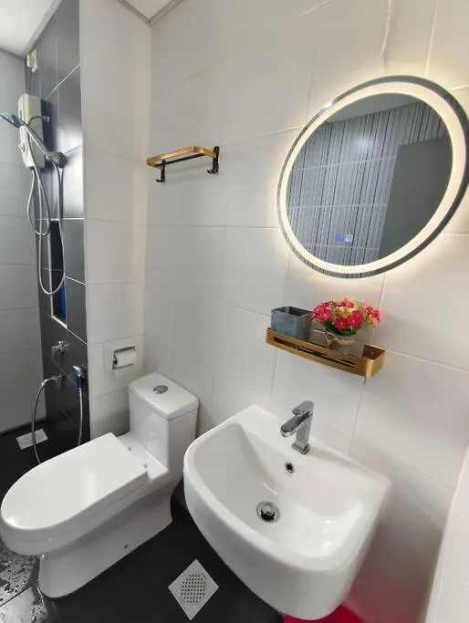 Just4You Homestay Apartment In 新山